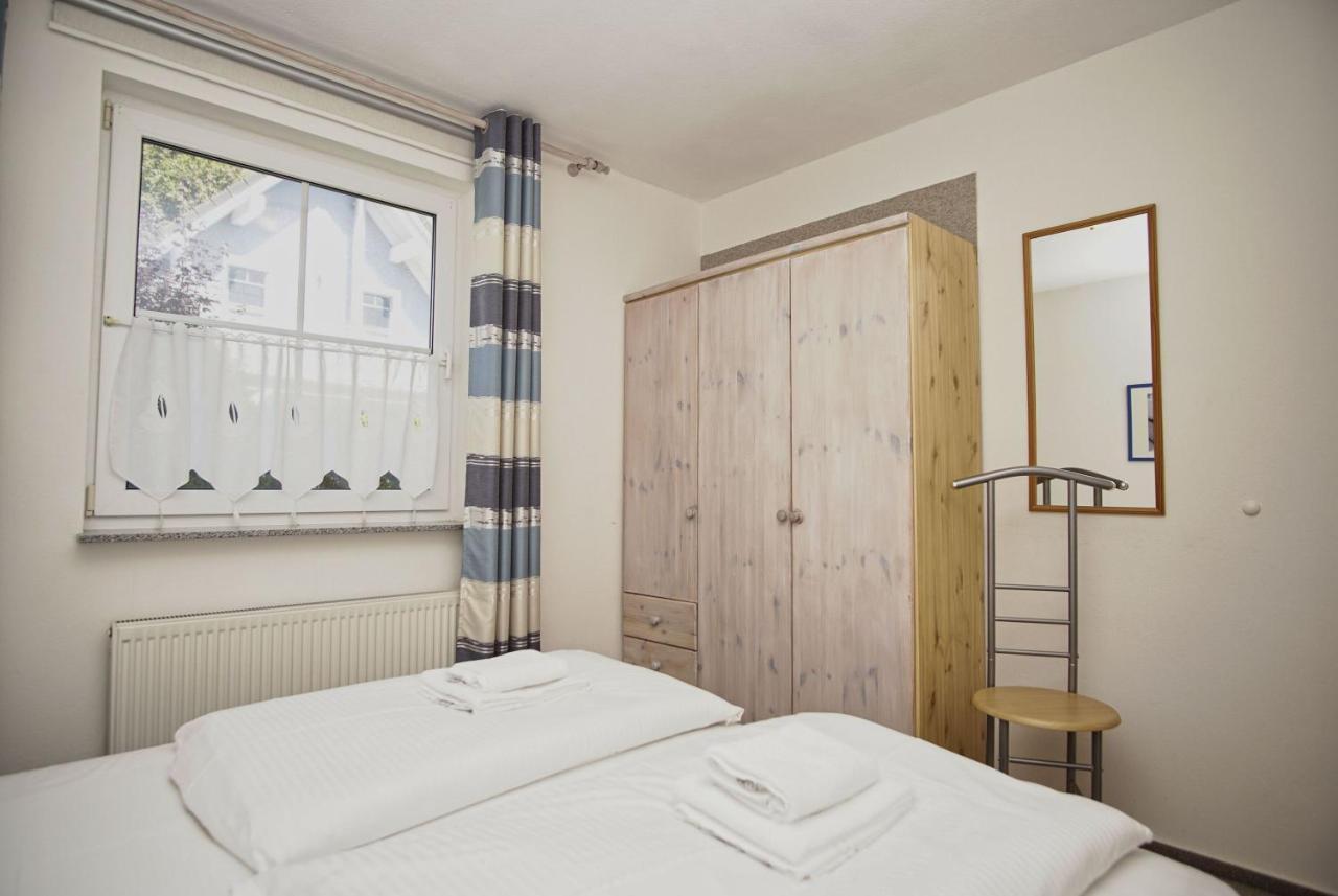 Nah Am Meer, Ruhige Lage, Gratis Nutzung Vom Ahoi Erlebnisbad Und Sauna In Sellin - Haus Inselblick Fewo 01 奥斯特巴德·哥伦 外观 照片