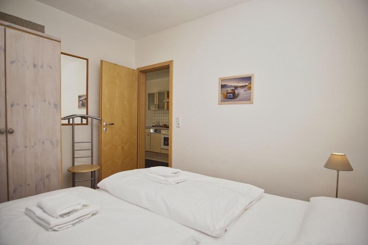Nah Am Meer, Ruhige Lage, Gratis Nutzung Vom Ahoi Erlebnisbad Und Sauna In Sellin - Haus Inselblick Fewo 01 奥斯特巴德·哥伦 外观 照片